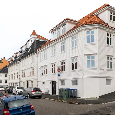 Apartment Dinbnb I 600m To Bryggen & 100m To The Mountain Hikes *
